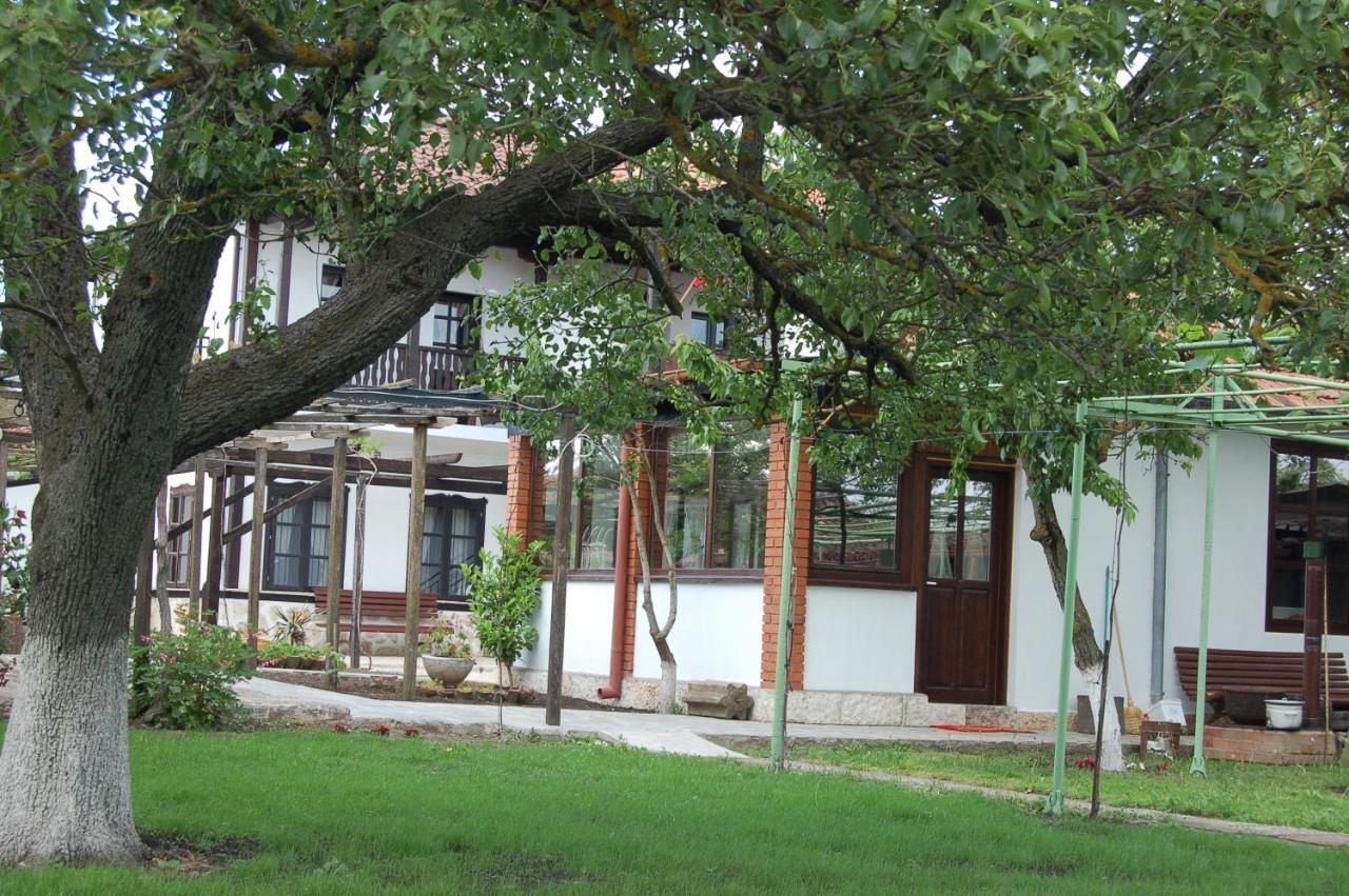 Стария Дъб Guest House Bezvoditsa Екстериор снимка